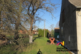 Dom z budynkami gospodarczymi- Karczówka